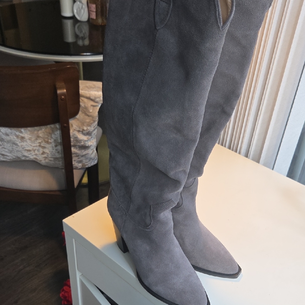 Elegant Over the Knee Gray Suede Boots